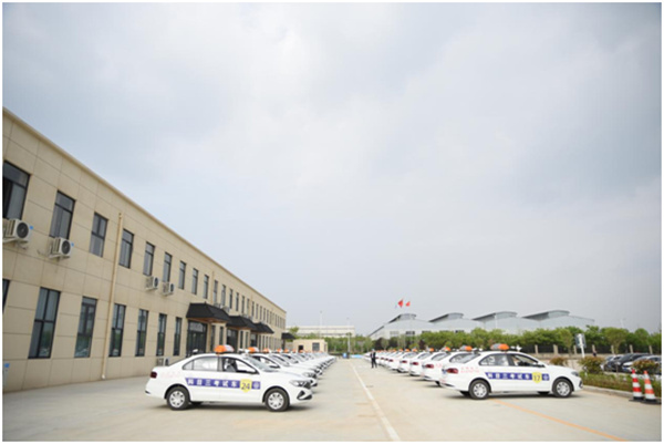 關(guān)于規(guī)范機(jī)動(dòng)車駕駛?cè)丝颇咳记斑m應(yīng)性訓(xùn)練的意見